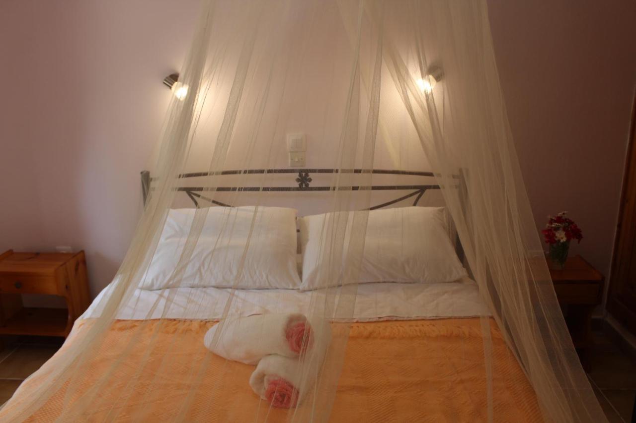 Marina 1990 Apartment Agios Georgios Pagon Ngoại thất bức ảnh