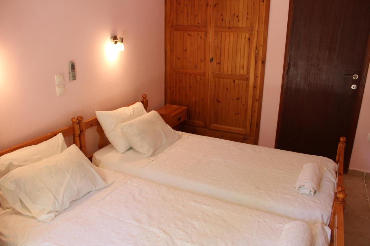 Marina 1990 Apartment Agios Georgios Pagon Ngoại thất bức ảnh