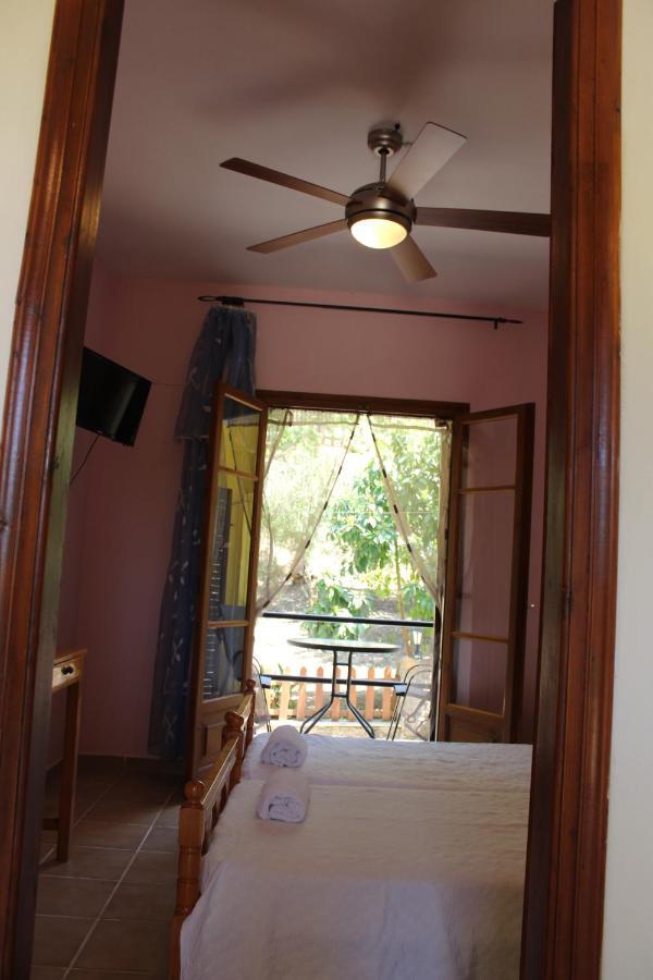 Marina 1990 Apartment Agios Georgios Pagon Ngoại thất bức ảnh
