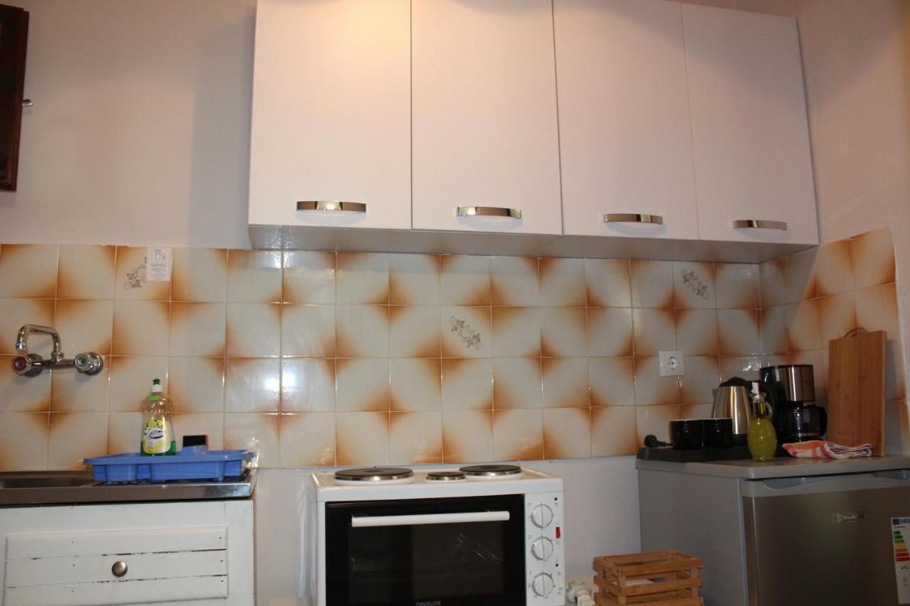 Marina 1990 Apartment Agios Georgios Pagon Ngoại thất bức ảnh