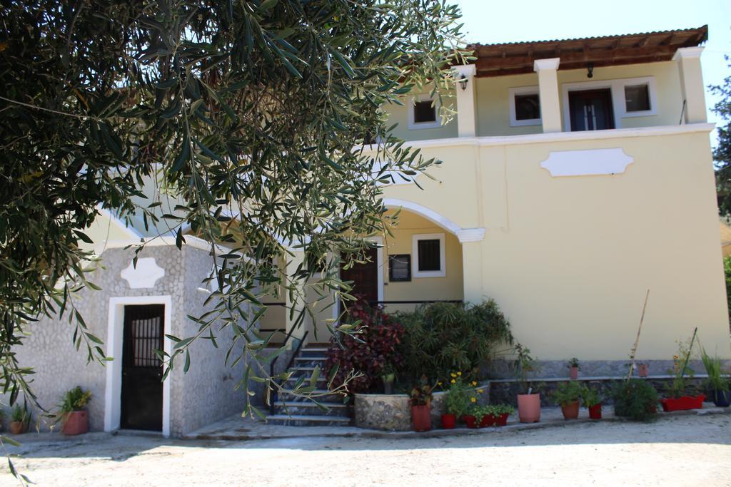 Marina 1990 Apartment Agios Georgios Pagon Ngoại thất bức ảnh