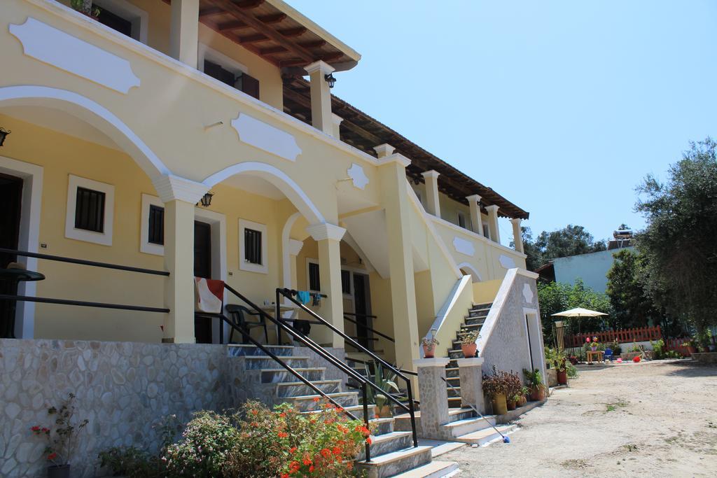 Marina 1990 Apartment Agios Georgios Pagon Ngoại thất bức ảnh