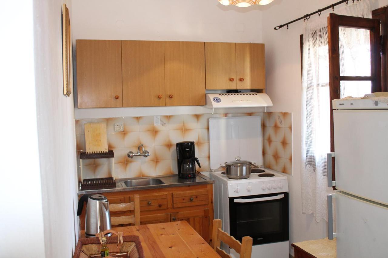 Marina 1990 Apartment Agios Georgios Pagon Ngoại thất bức ảnh