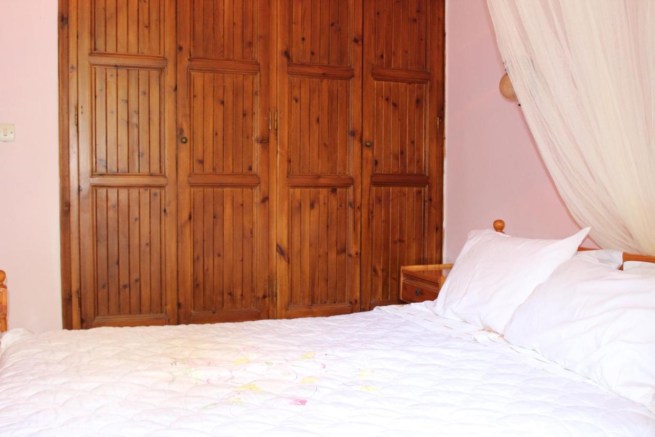 Marina 1990 Apartment Agios Georgios Pagon Ngoại thất bức ảnh