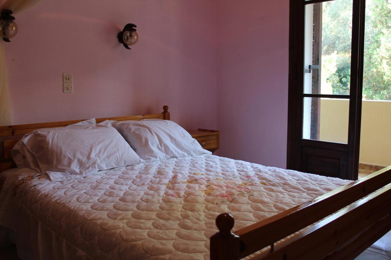 Marina 1990 Apartment Agios Georgios Pagon Ngoại thất bức ảnh