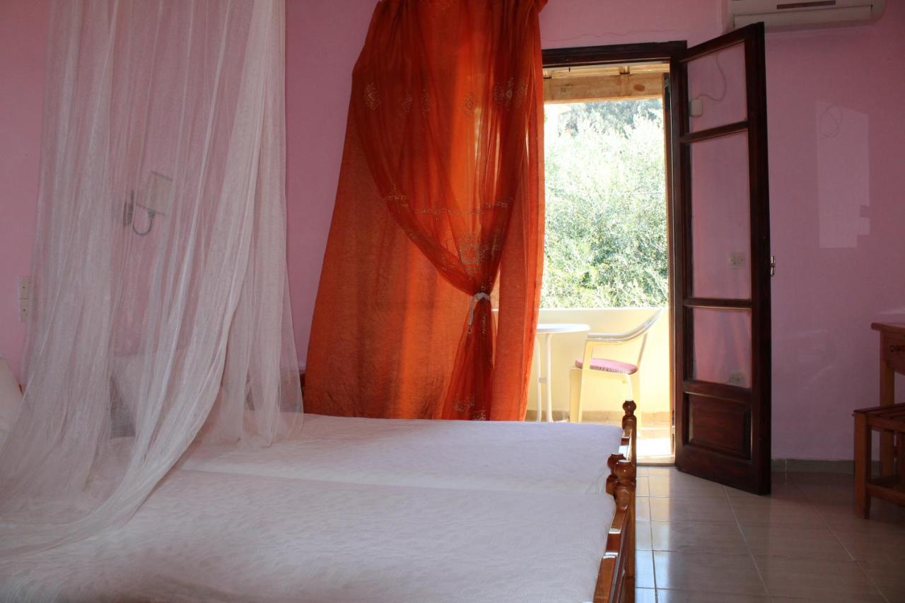 Marina 1990 Apartment Agios Georgios Pagon Ngoại thất bức ảnh