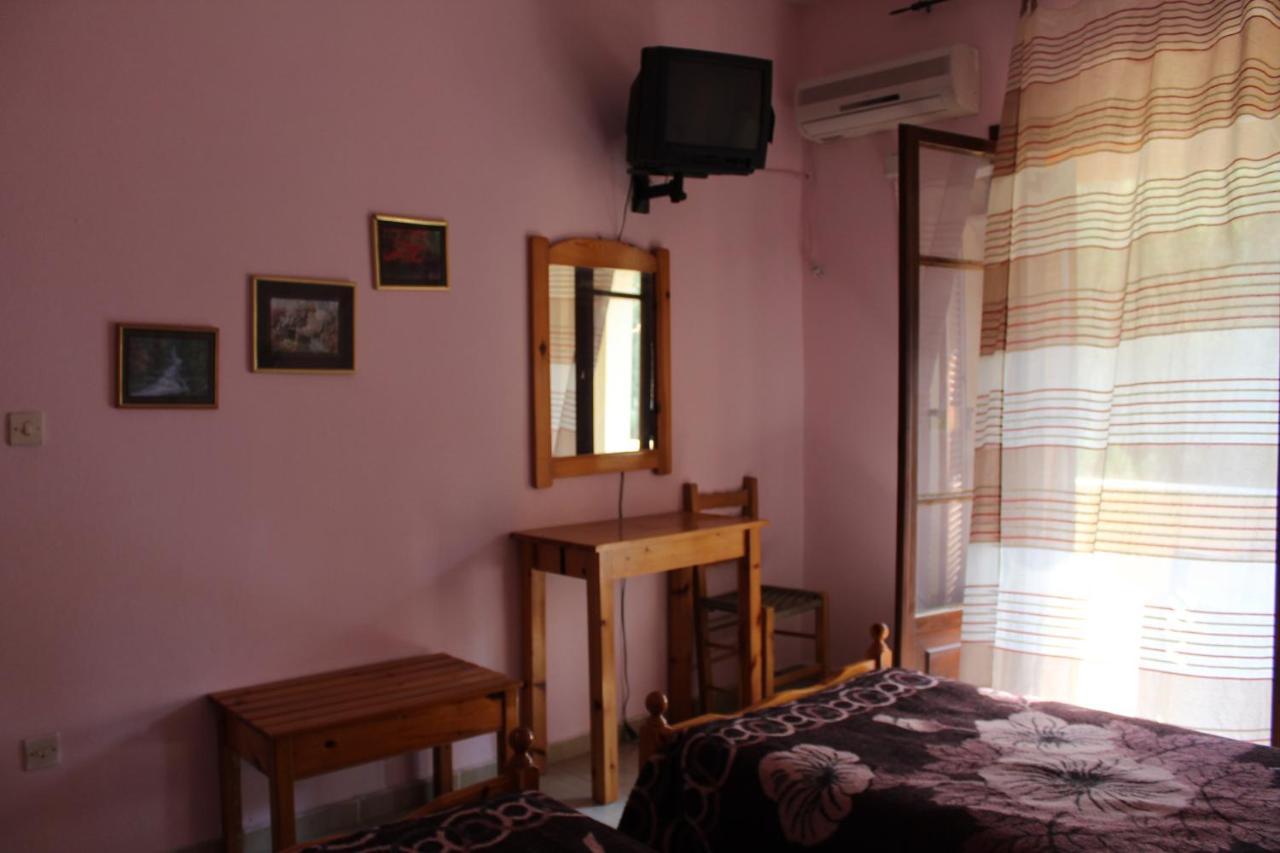 Marina 1990 Apartment Agios Georgios Pagon Ngoại thất bức ảnh