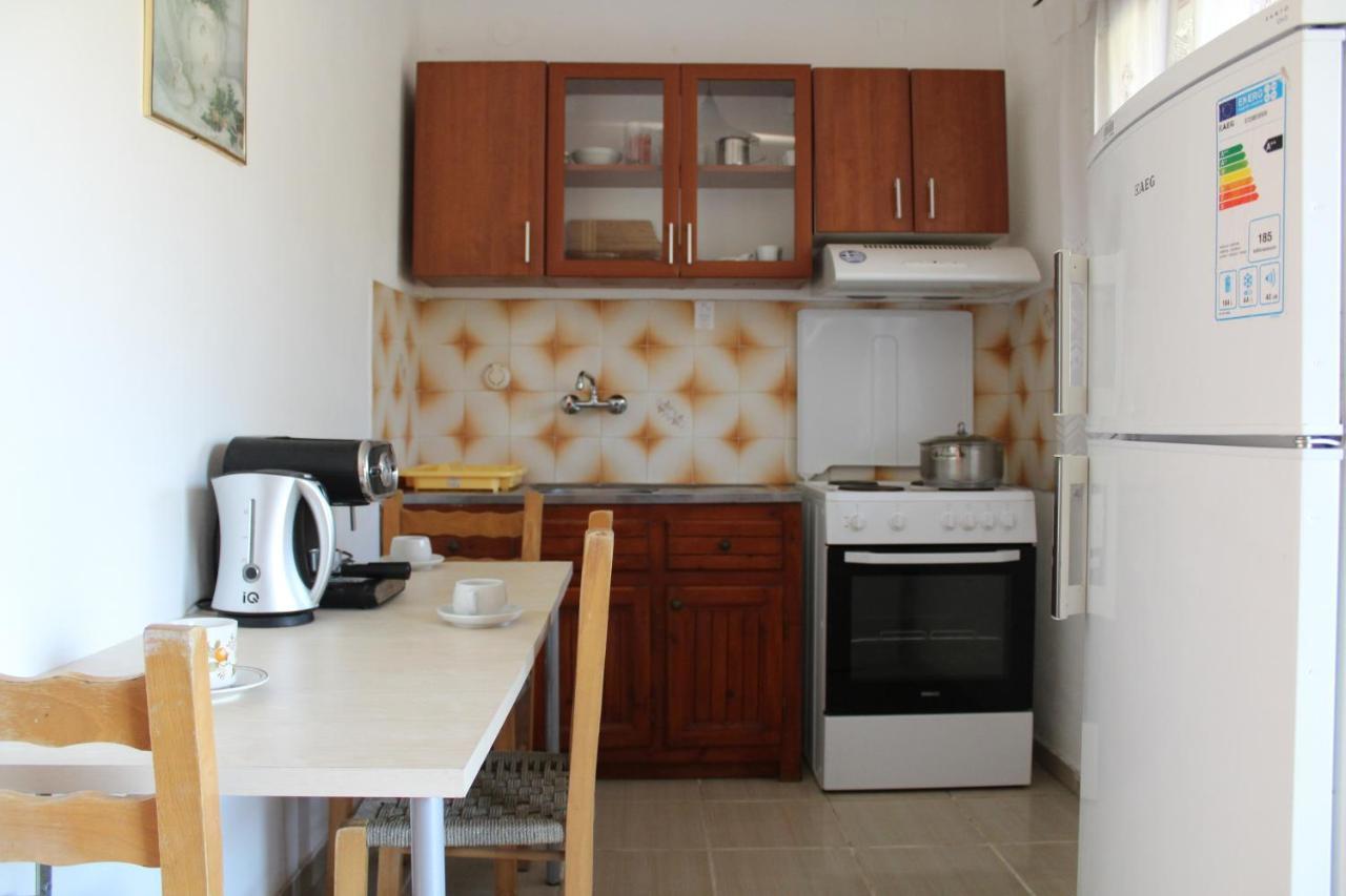 Marina 1990 Apartment Agios Georgios Pagon Ngoại thất bức ảnh